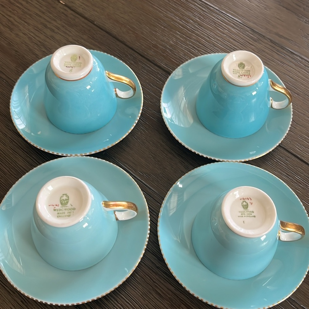 4 Wedgwood Bone China Made in England Blue Demitasse Teacups and Saucers - Picture 7 of 13